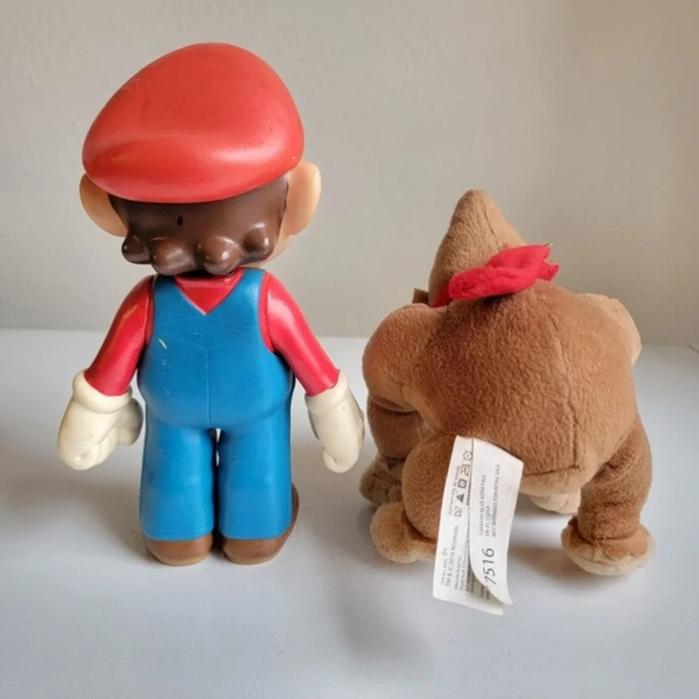 SUPER‎ MARIO Hard Solid Plastic Figure & DK Donkey Kong Plush